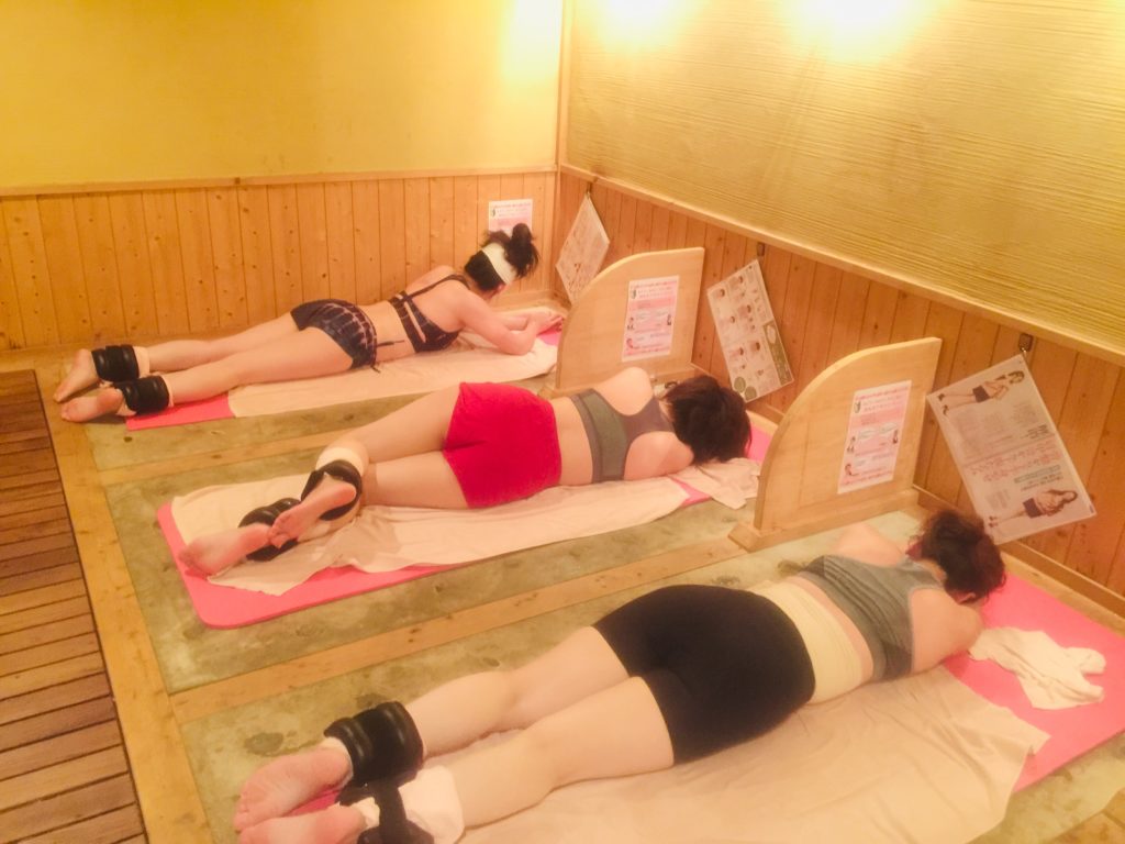 仙台駅近くの女性専用岩盤浴　ホットヨガ　トレーニング